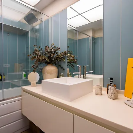 Luxury 1 Bedroom With Seaview, High End Decoration *