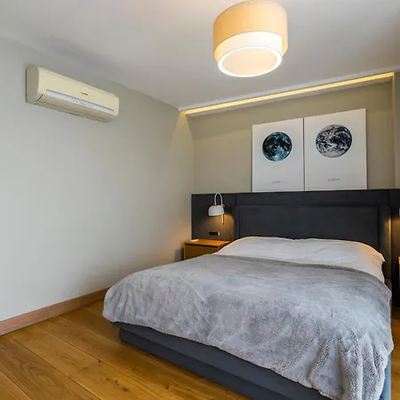Luxury 1 Bedroom With Seaview, High End Decoration Istanbul