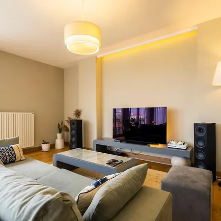 Luxury 1 Bedroom With Seaview, High End Decoration