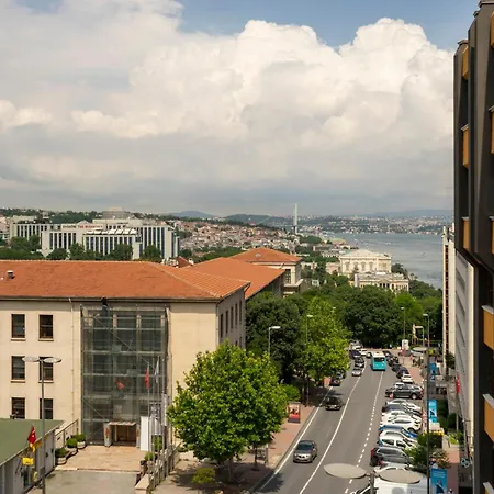 Luxury 1 Bedroom With Seaview, High End Decoration *