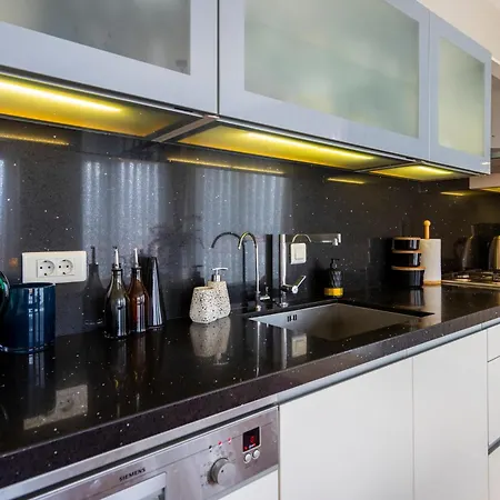 Luxury 1 Bedroom With Seaview, High End Decoration Lägenhet